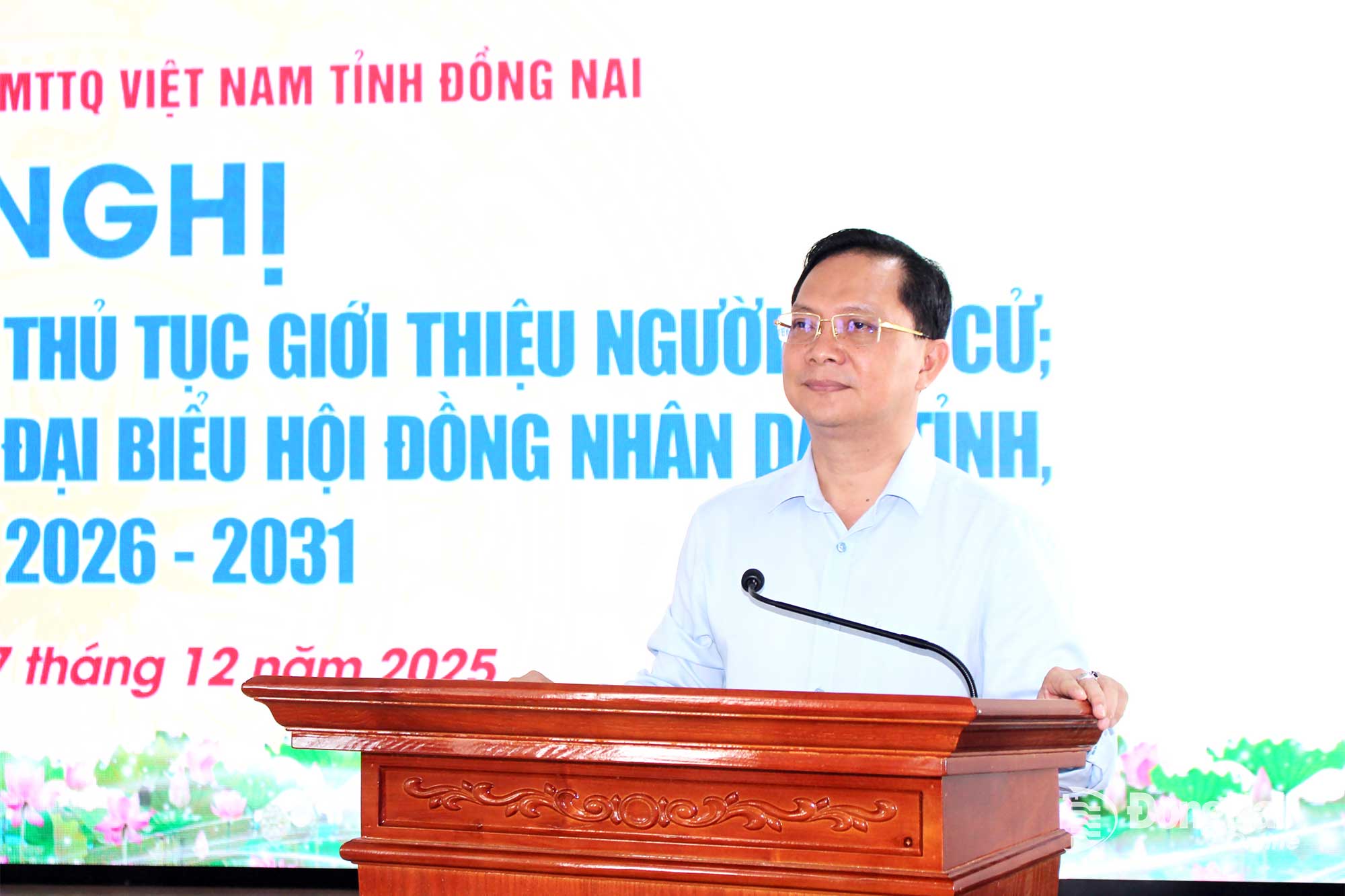 Đồng chí Hà Anh Dũng, Ủy viên Ban Thường vụ Tỉnh ủy, Phó Chủ tịch Thường trực Ủy ban MTTQ Việt Nam tỉnh Đồng Nai phát biểu tại hội nghị. Ảnh: Hồ Thảo
