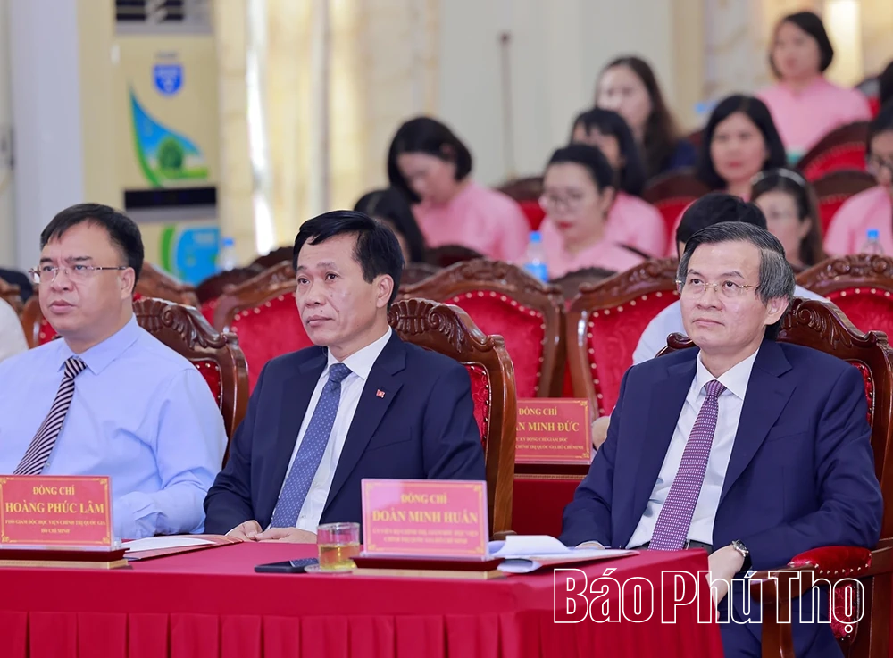 Lễ trao Bằng công nhận Trường Chính trị tỉnh Phú Thọ đạt chuẩn mức 1 sau sáp nhập