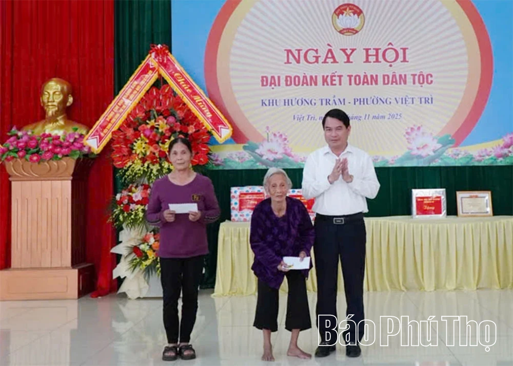 Phó Thủ tướng Bùi Thanh Sơn dự Ngày hội Đại đoàn kết toàn dân tộc tại phường Việt Trì