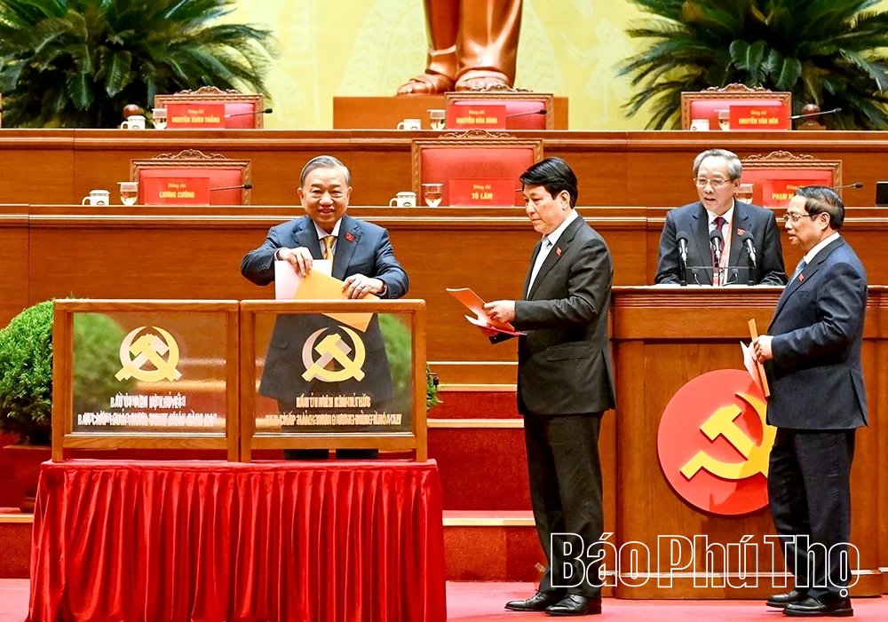 Bầu Ban Chấp h&agrave;nh Trung ương Đảng kh&oacute;a XIV gồm 200 đồng ch&iacute;