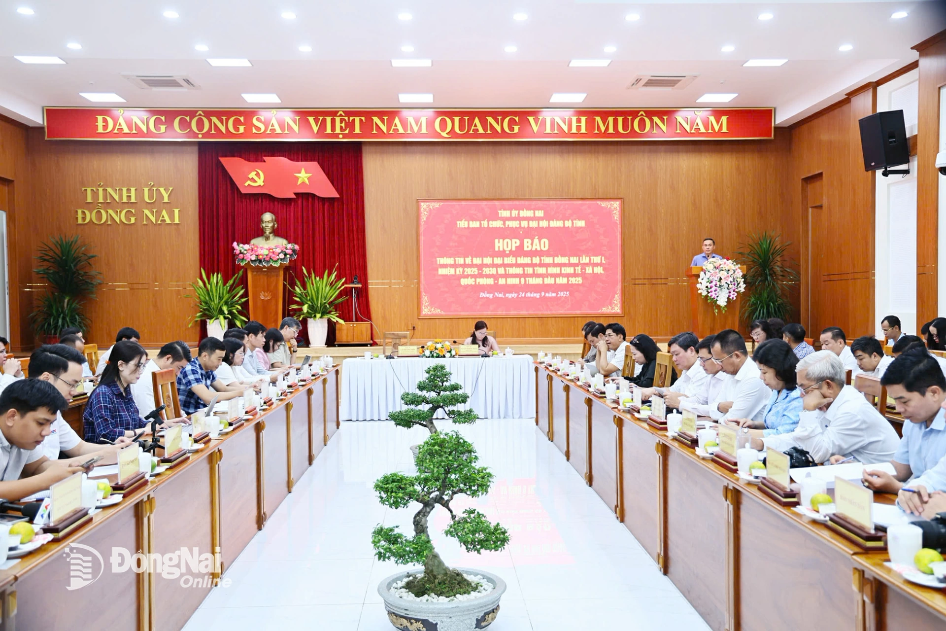 Quang cảnh buổi họp báo. Ảnh: Công Nghĩa