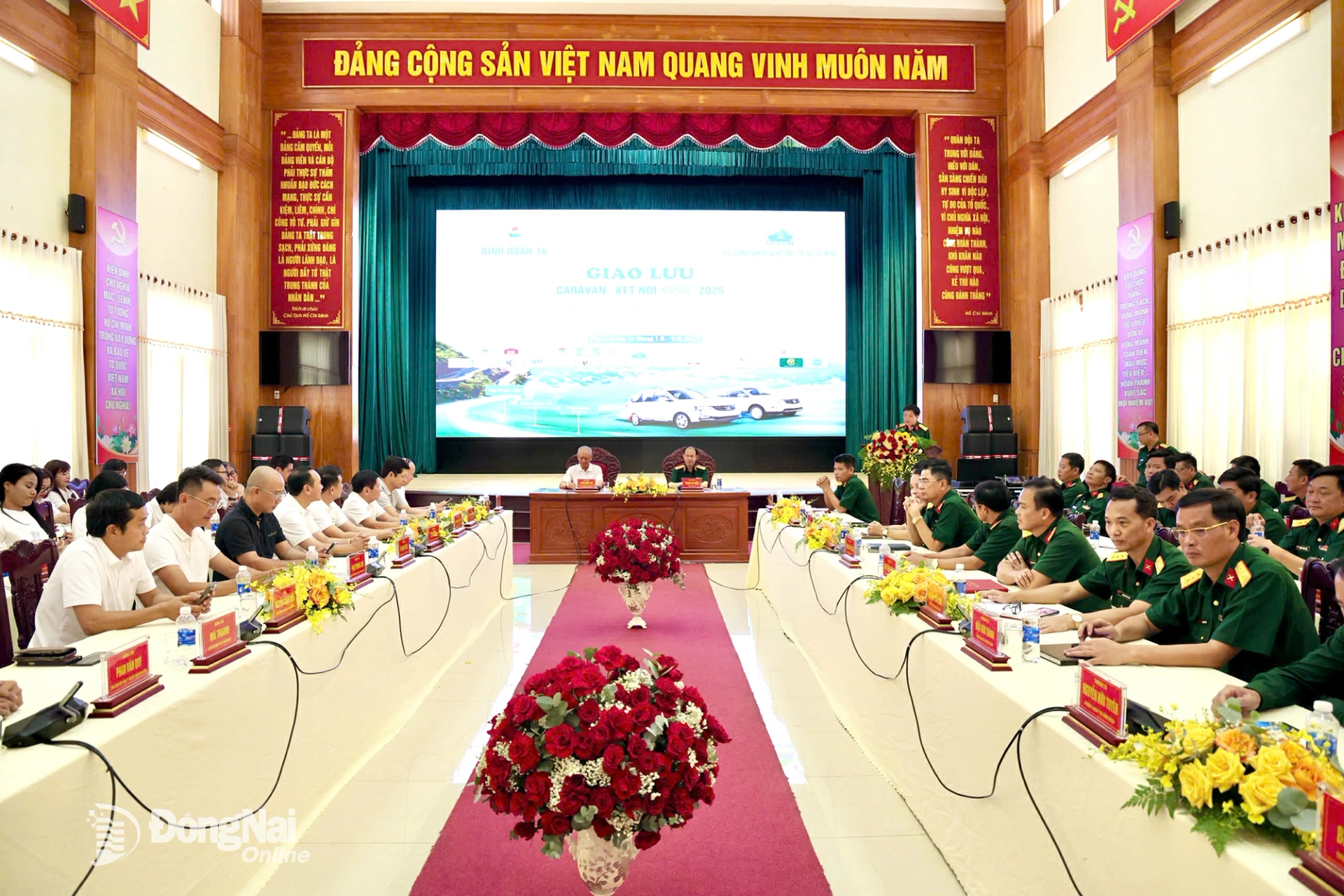 Các đại biểu dự chương trình giao lưu Caravan “Kết nối xanh” 2025. Ảnh: Anh Đức  