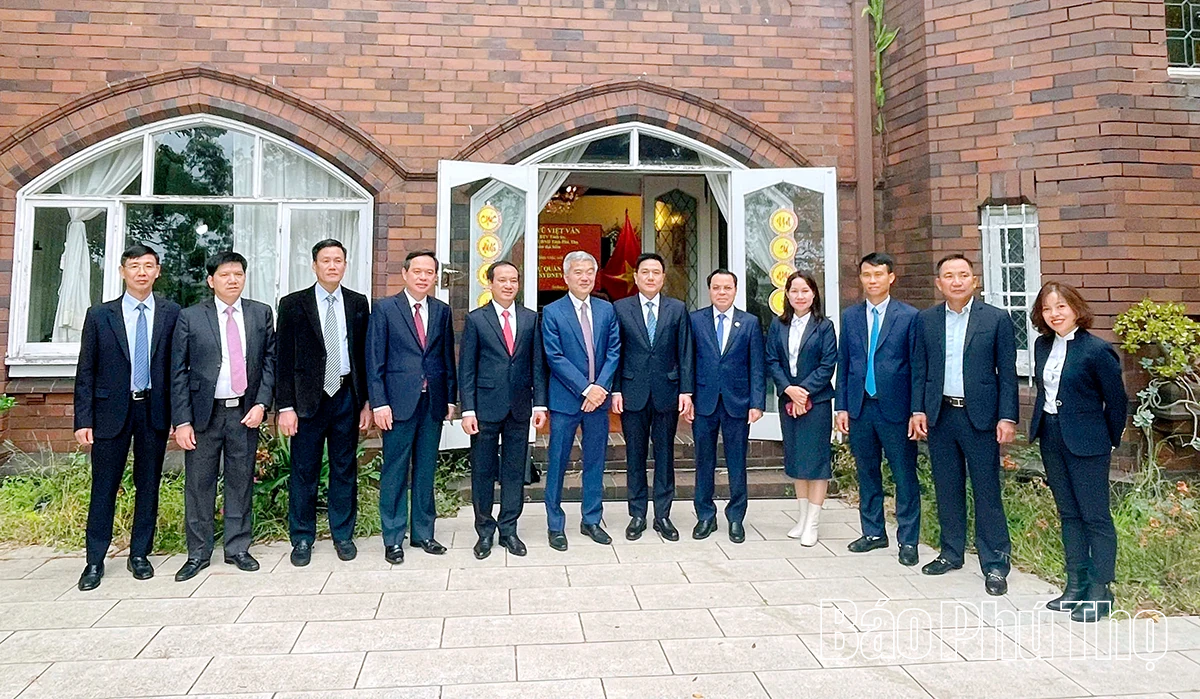 Đoàn công tác tỉnh Phú Thọ thăm và làm việc với Tổng Lãnh sự quán Việt Nam tại Sydney, Australia