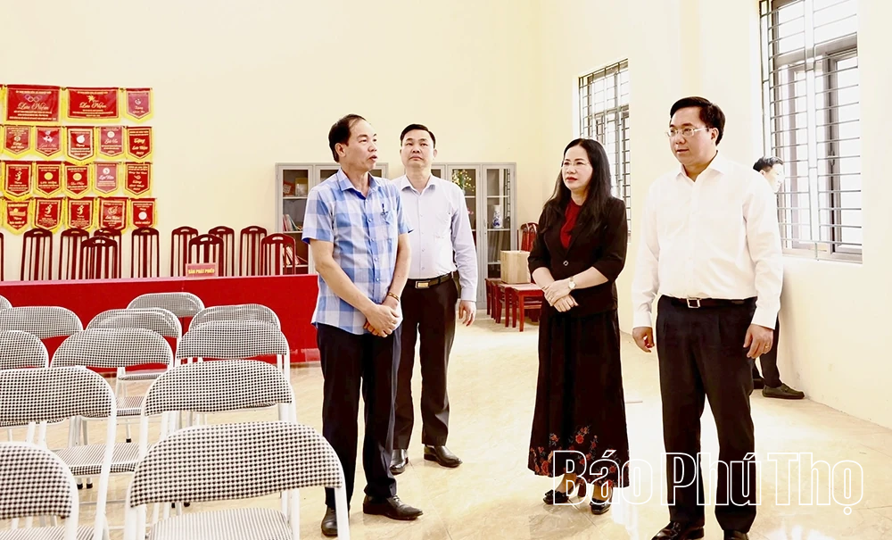 Chủ tịch UBND tỉnh Trần Duy Đông chỉ đạo công tác chuẩn bị bầu cử tại 5 xã Tề Lỗ, Yên Lạc, Tam Hồng, Liên Châu, Nguyệt Đức