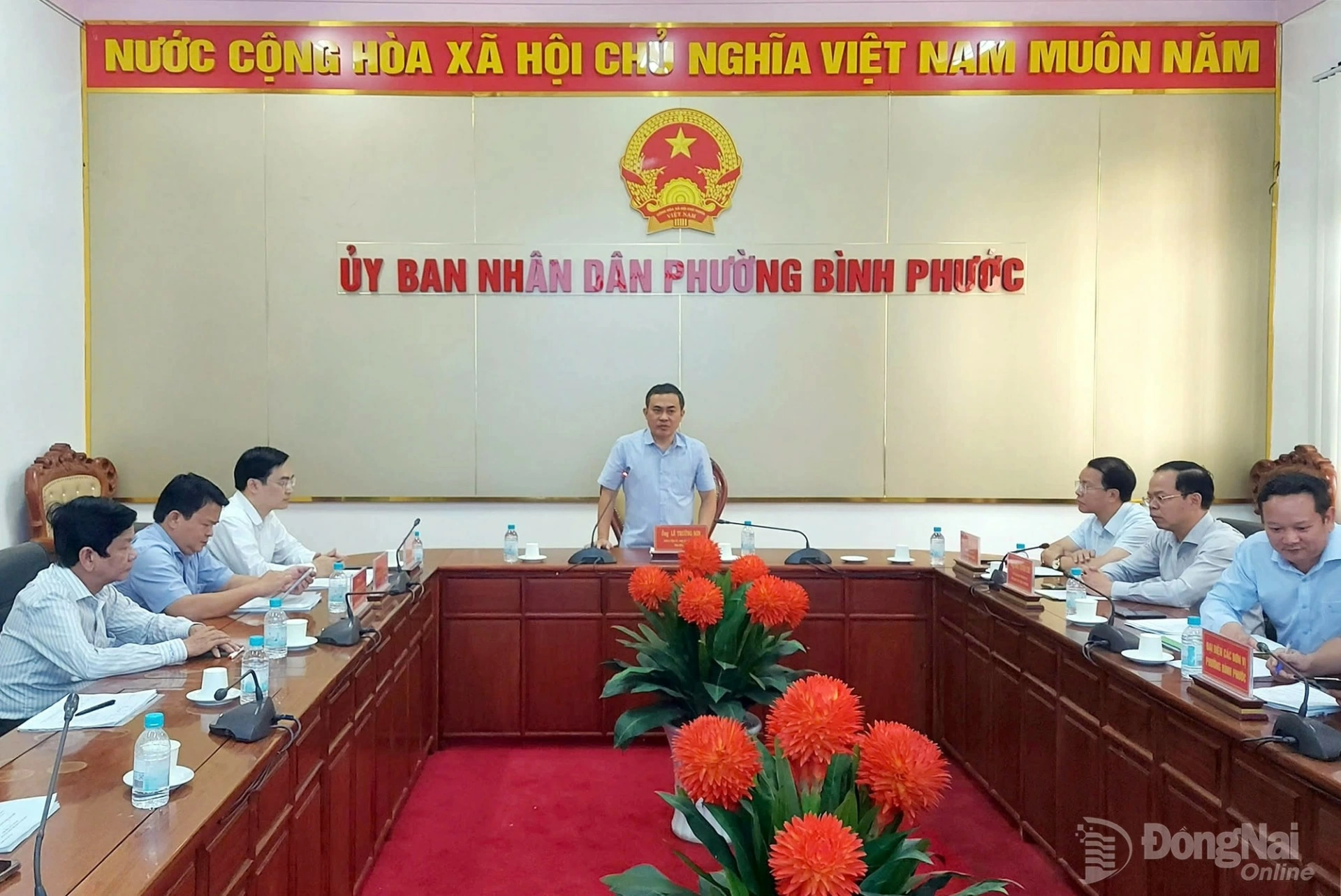 Ủy viên Ban Thường vụ Tỉnh ủy, Phó Chủ tịch UBND tỉnh Lê Trường Sơn dự buổi bàn giao tài sản công giữa UBND phường Bình Phước và Trường đại học Đồng Nai. Ảnh: Hữu Nam