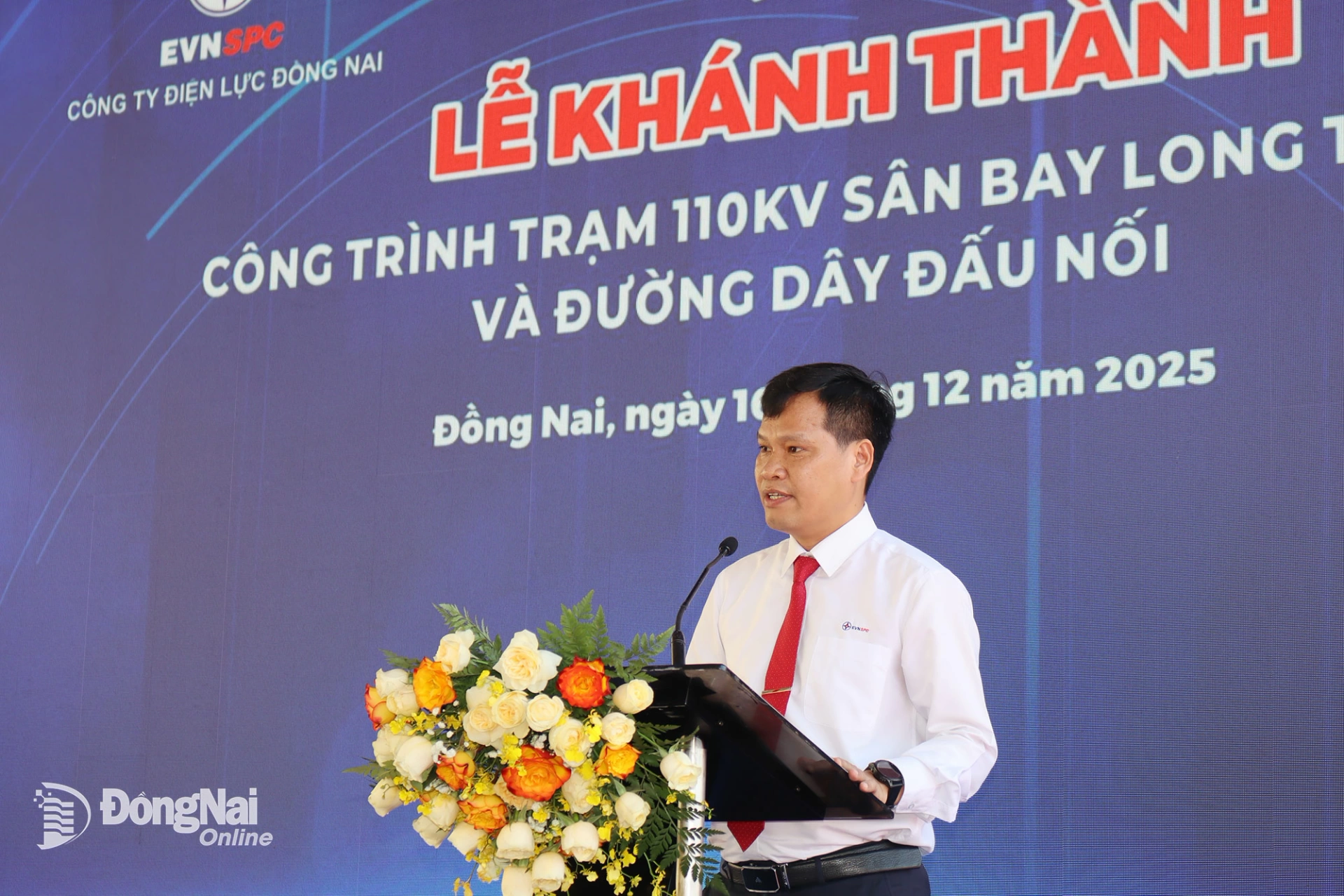 Ông Bùi Quốc Hoan, Phó Tổng giám đốc, Tổng công ty Điện lực miền Nam phát biểu chúc mừng. Ảnh: Hoàng Lộc