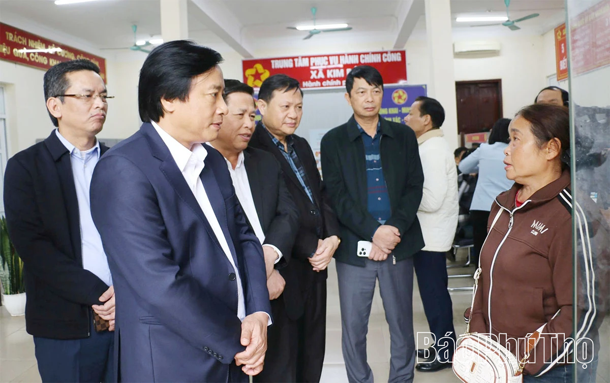 Phó Bí thư Tỉnh ủy Nguyễn Mạnh Sơn làm việc với Ban Thường vụ Đảng ủy các xã Kim Bôi, Dũng Tiến, Hợp Kim