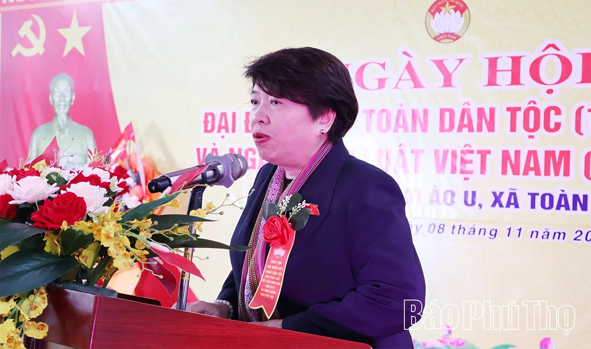 Phó Trưởng Ban Chính sách, chiến lược Trung ương dự Ngày hội Đại đoàn kết toàn dân tộc Khu dân cư xóm Ào U, xã Toàn Thắng