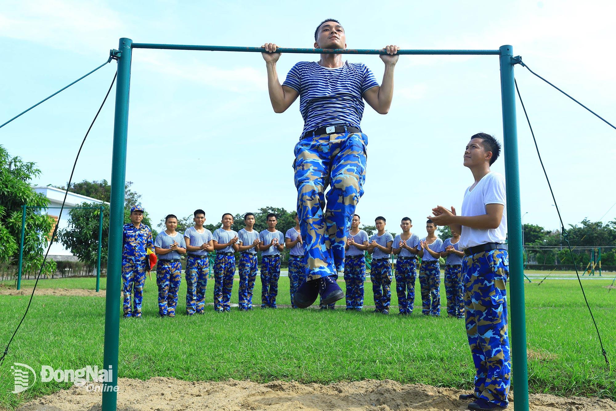 6. Những chiến sĩ t&iacute;ch cực r&egrave;n luyện sức khỏe để đ&aacute;p ứng y&ecirc;u cầu nhiệm vụ được giao    