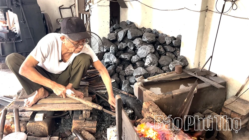 Giữ “những đóa hoa lửa” nghìn năm rực rỡ trong kỷ nguyên số