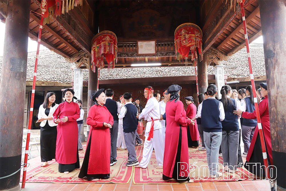 Trải nghiệm du lịch học đường- Gi&aacute;o dục Di sản văn ho&aacute; V&ugrave;ng Đất Tổ