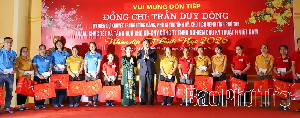 Chủ tịch UBND tỉnh Trần Duy Đ&ocirc;ng thăm, ch&uacute;c Tết c&aacute;c doanh nghiệp