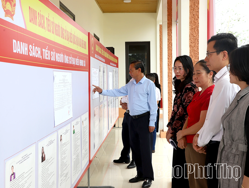 Đoàn công tác số 8 kiểm tra công tác chuẩn bị bầu cử tại các xã Minh Đài, Văn Miếu