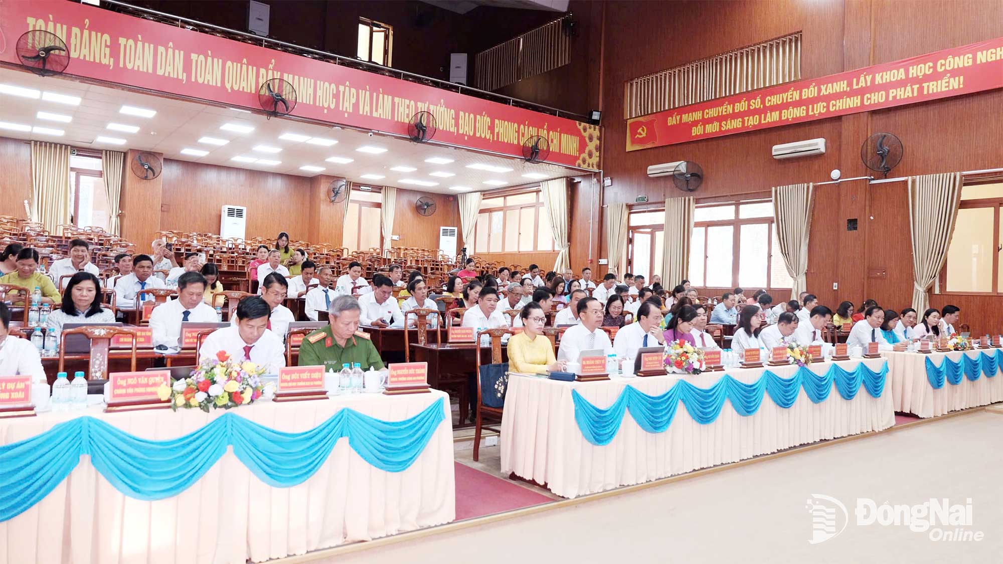 Quang cảnh kỳ họp. Ảnh: Quang Xuân