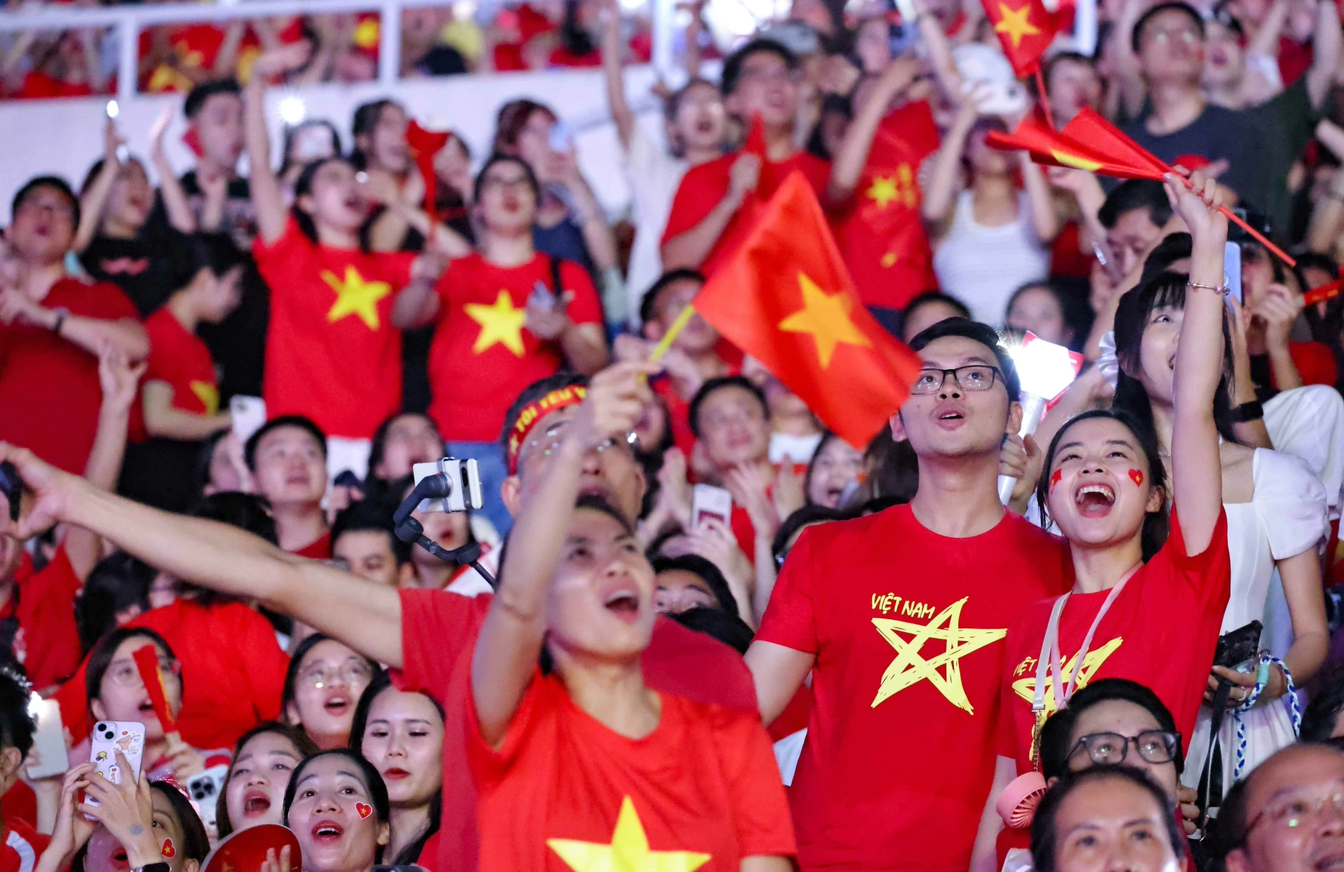 Chương trình nghệ thuật chính luận Tổ quốc trong tim góp phần bồi đắp tinh thần tự hào dân tộc. Ảnh: TTXVN