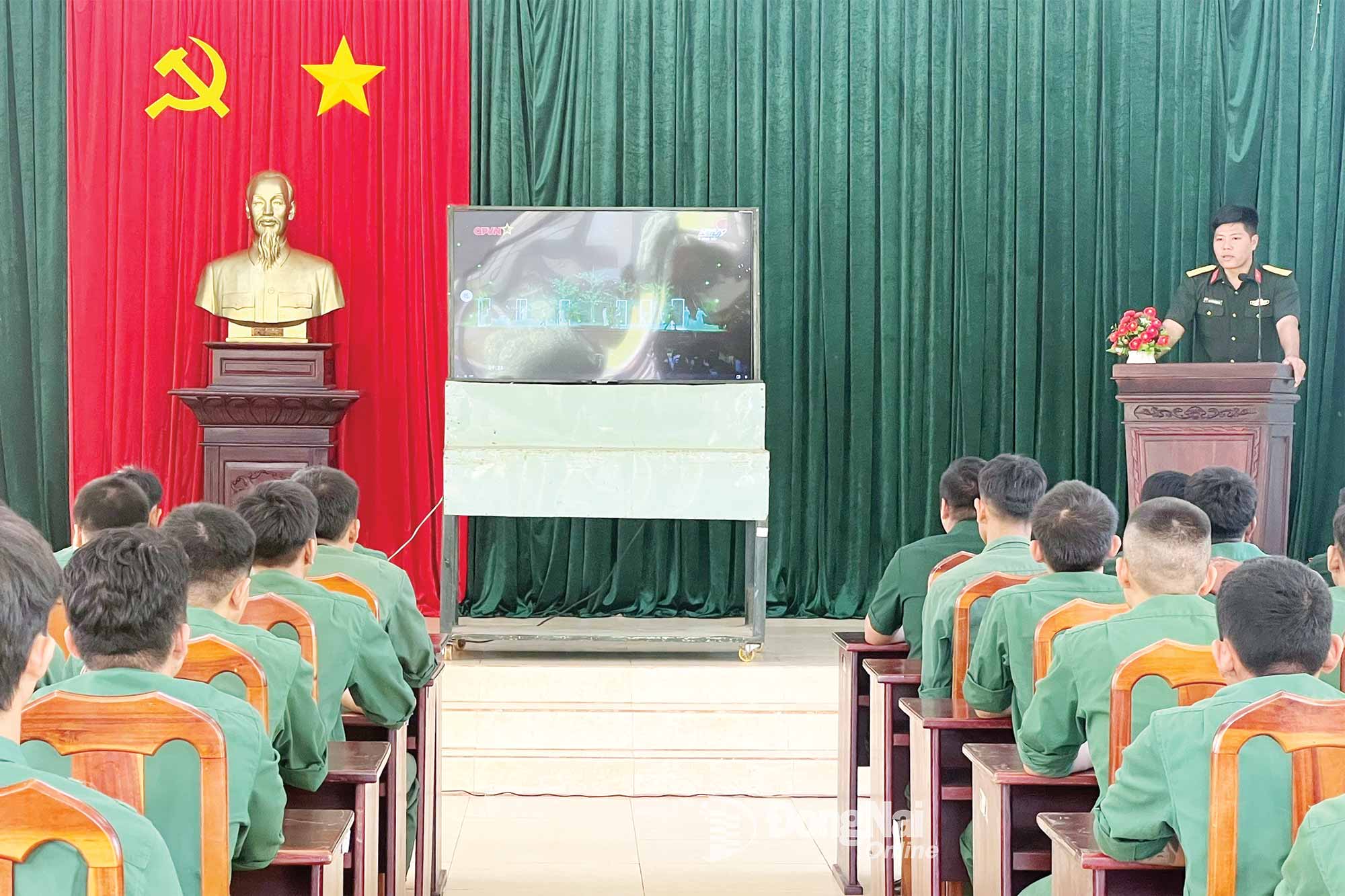 Sinh hoạt chính trị - hoạt động được đơn vị triển khai nghiêm túc