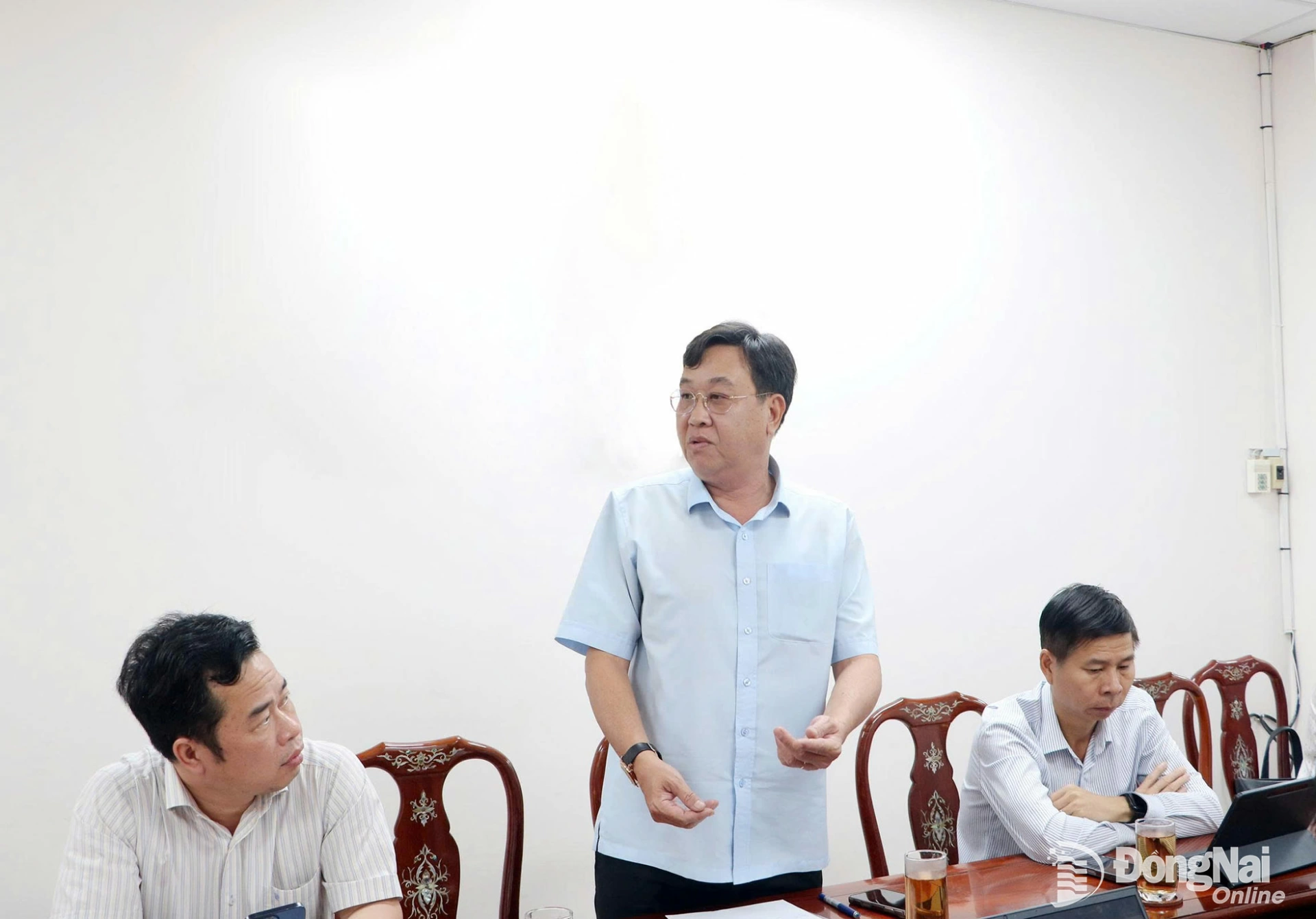 Phó Tổng biên tập Báo và Phát thanh, Truyền hình Đồng Nai Hoàng Bình Long phát biểu tại buổi làm việc. Ảnh: Phạm Tùng