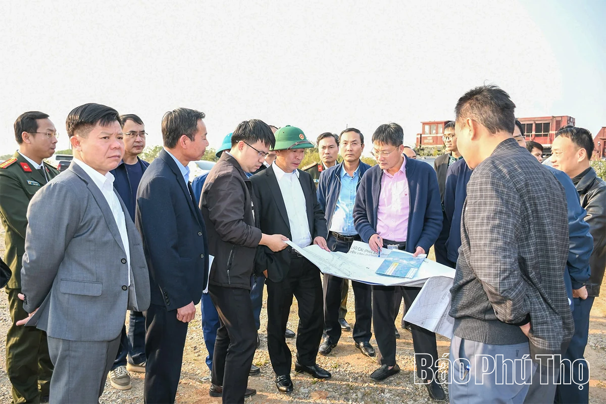 Giải quyết dứt điểm vướng mắc về giải ph&oacute;ng mặt bằng dự &aacute;n đường song song đường sắt