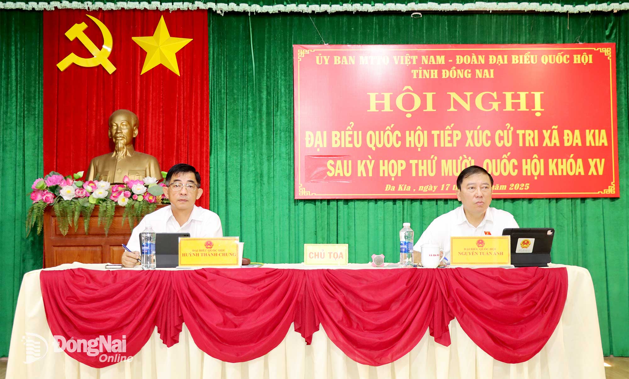 Tổ đại biểu Quốc hội tỉnh Đồng Nai tiếp xúc với cử tri xã Đa Kia. Ảnh: Thanh Mảng