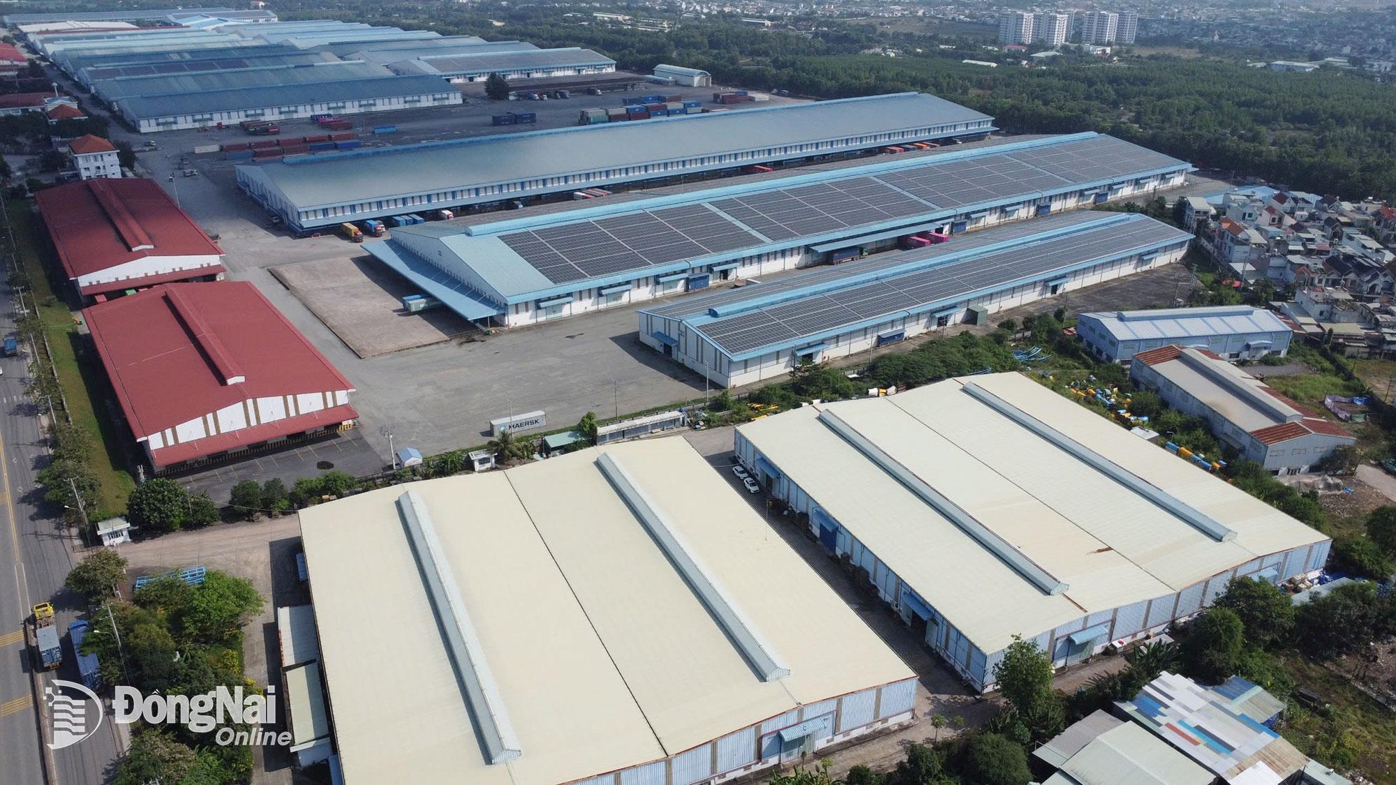 Hệ thống điện mặt trời mái nhà tại Khu công nghiệp Long Bình, tỉnh Đồng Nai. Ảnh: Hoàng Lộc