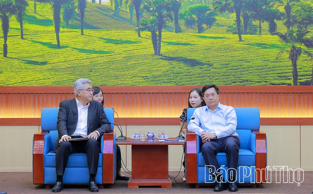 Chủ tịch UBND tỉnh Trần Duy Đông tiếp và làm việc với Tập đoàn SK