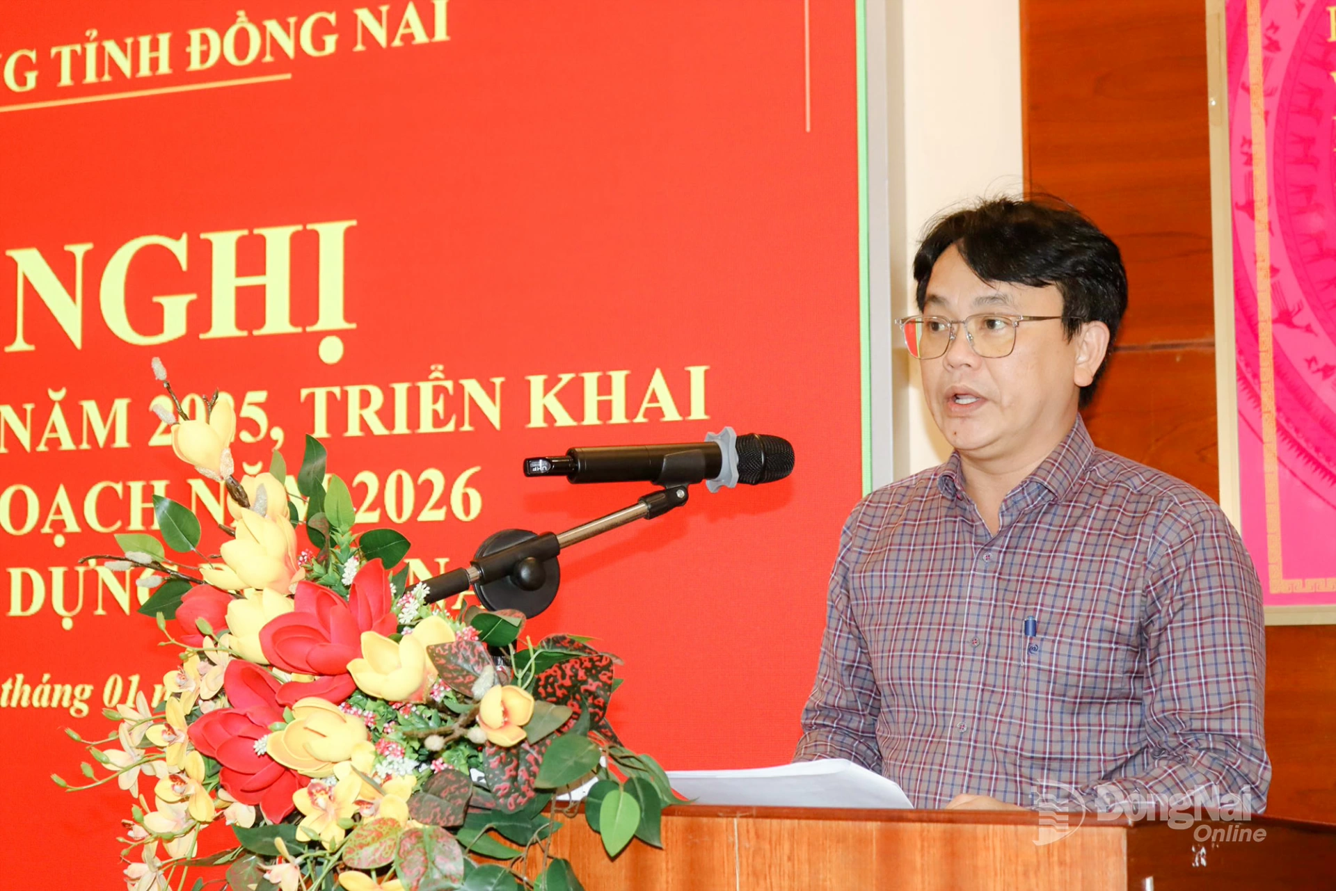 Ph&oacute; Chủ tịch UBND phường Trấn Bi&ecirc;n Phạm Đức Ho&agrave;ng ph&aacute;t biểu tham luận tại hội nghị. Ảnh: Ho&agrave;ng Lộc