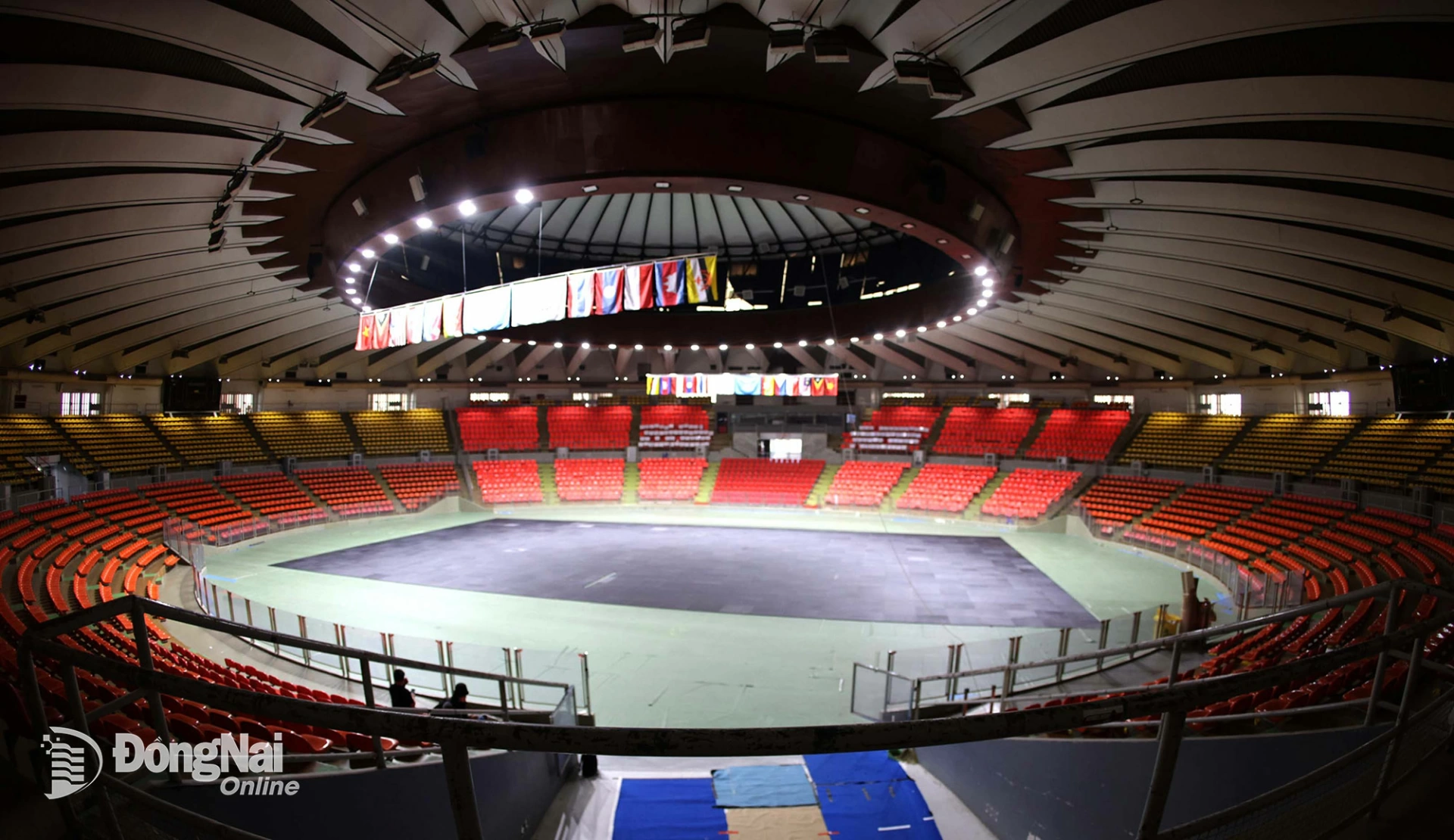 Hình 5: Bên trong nhà thi đấu Huamark nơi thi đấu bóng chuyền nam, nữ  