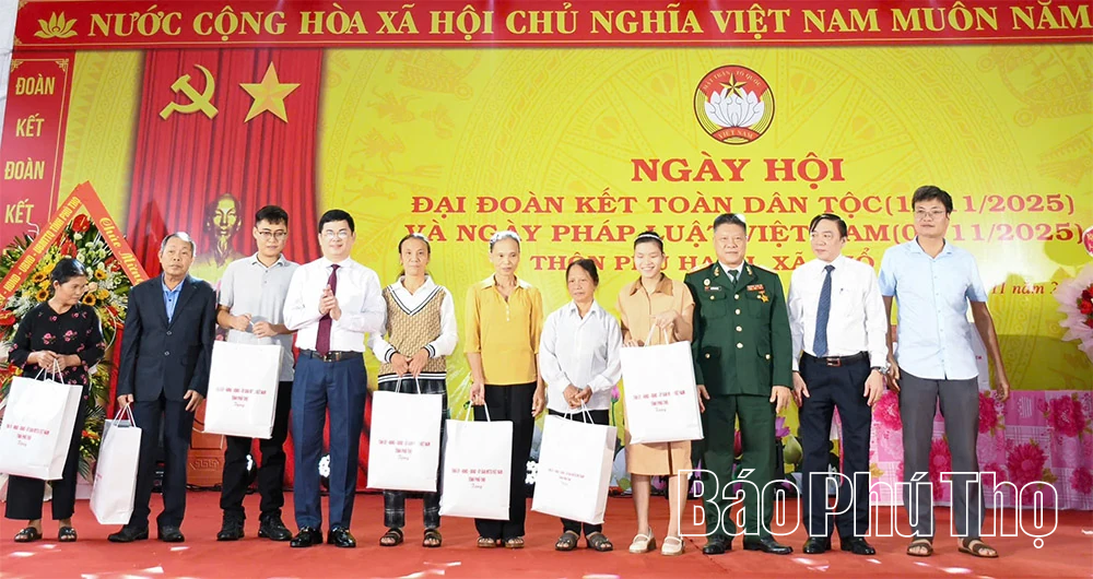 Ngày hội Đại đoàn kết thôn Phú Hạnh, xã Thổ Tang