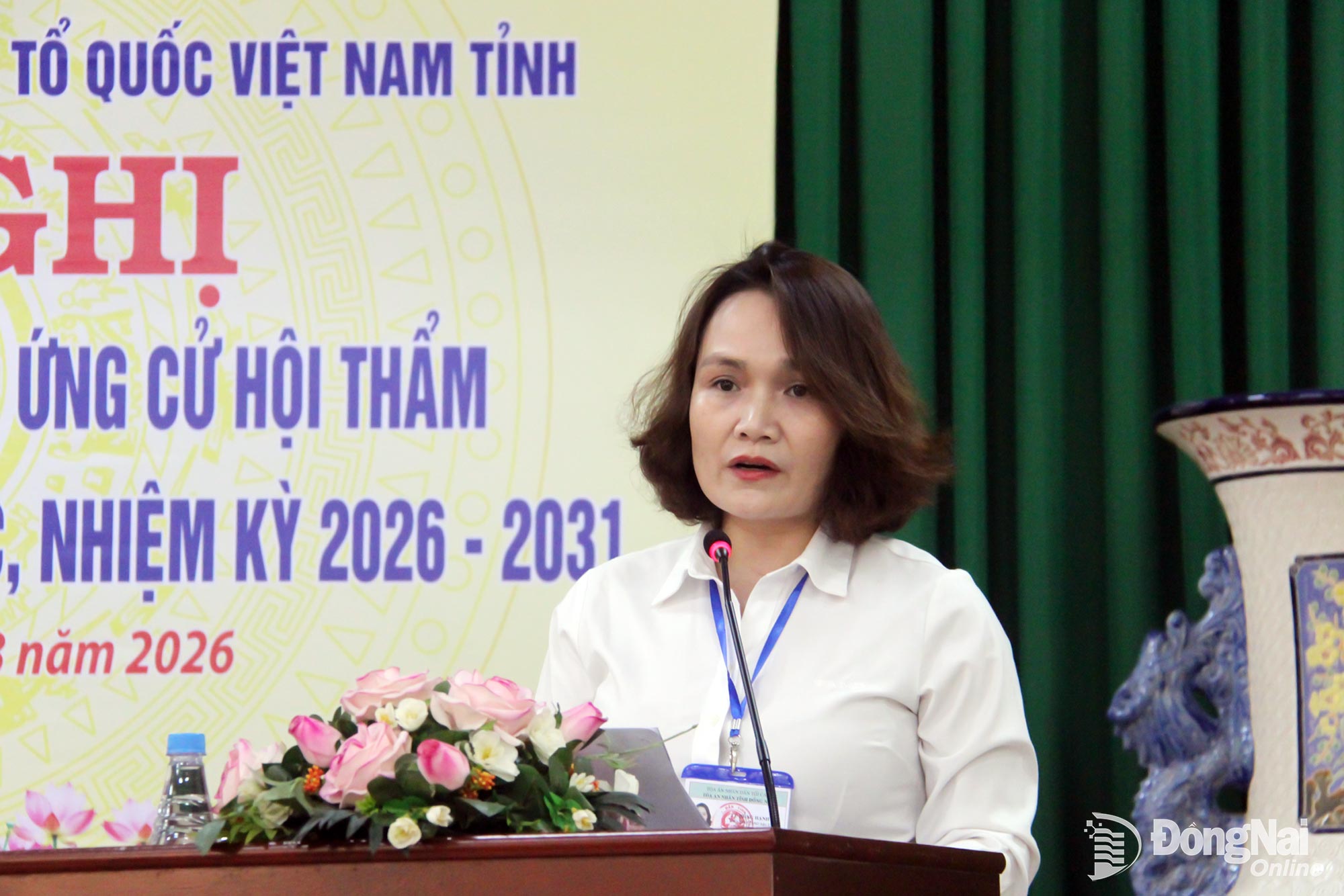 Đại diện Tòa án nhân dân tỉnh báo cáo tại hội nghị. Ảnh: Trần Danh