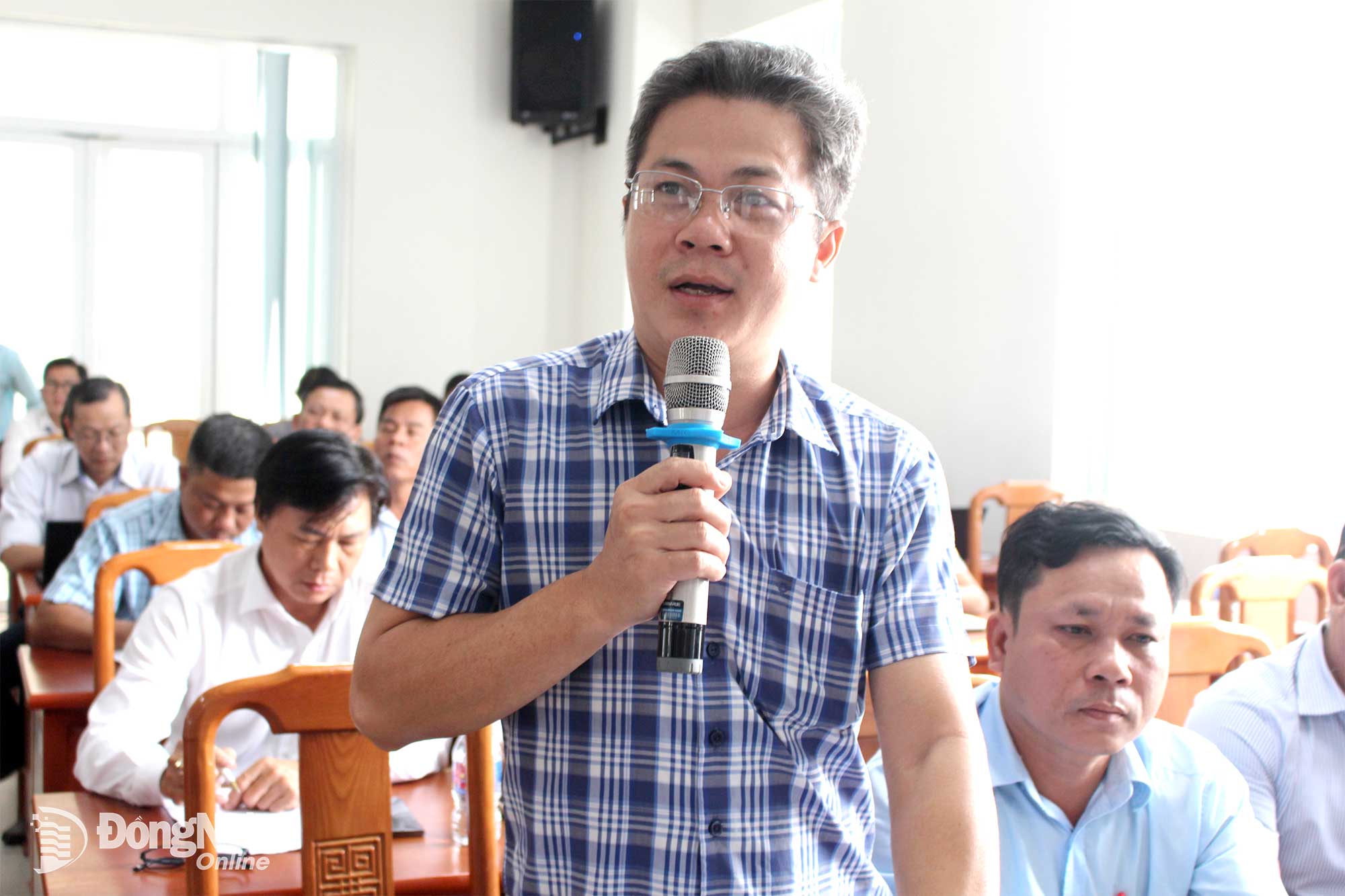 Đại biểu phát biểu ý kiến tại hội nghị. Ảnh: Hồ Thảo