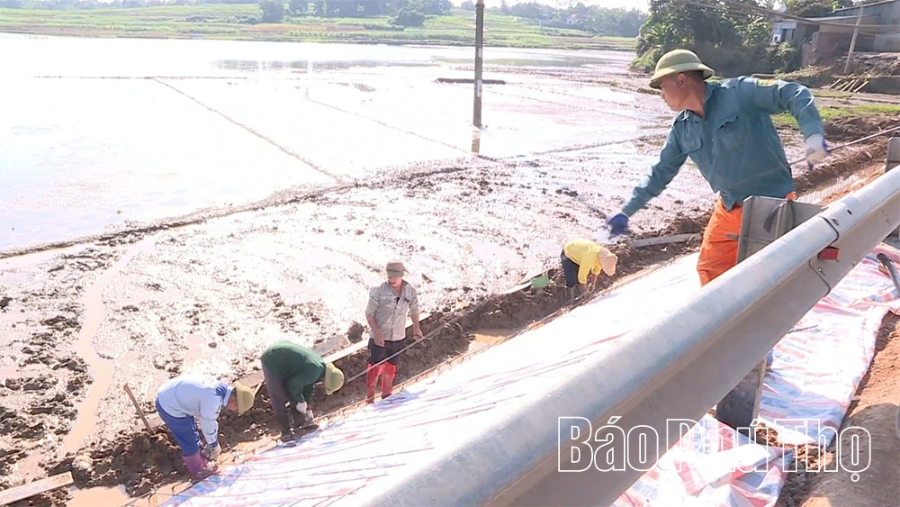 Khẩn trương khắc phục một số đường bị sạt lở do mưa bão trước Tết Dương lịch 2026