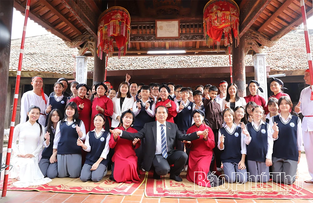 Trải nghiệm du lịch học đường- Gi&aacute;o dục Di sản văn ho&aacute; V&ugrave;ng Đất Tổ