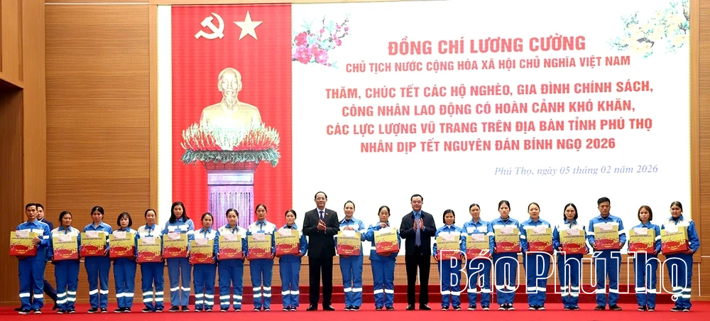 Chủ tịch nước Lương Cường thăm, tặng qu&agrave; v&agrave; ch&uacute;c Tết tại Ph&uacute; Thọ