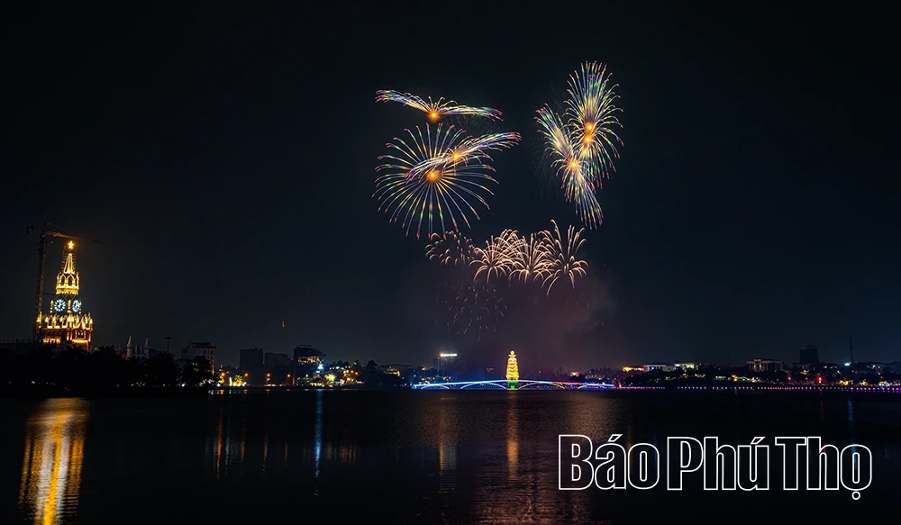 Rực rỡ “hoa trời” dịp Giỗ Tổ