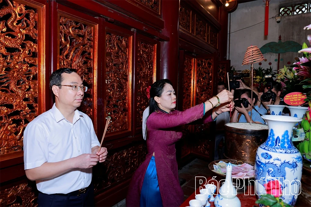 Các phường, xã dâng hương tưởng niệm các Vua Hùng