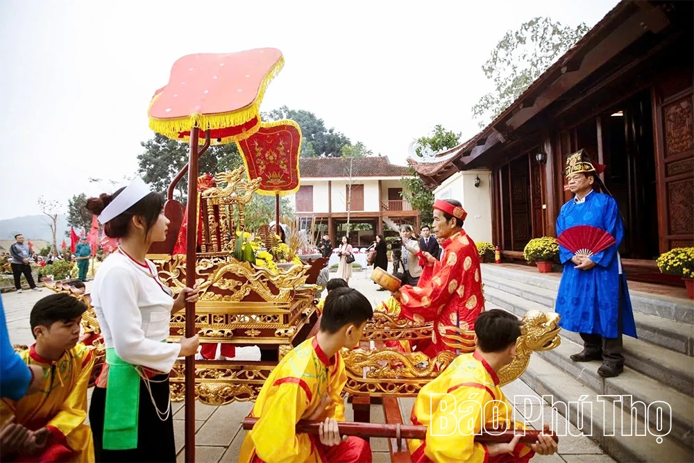 &ldquo;Pho sử sống&rdquo; ở Mường Bi