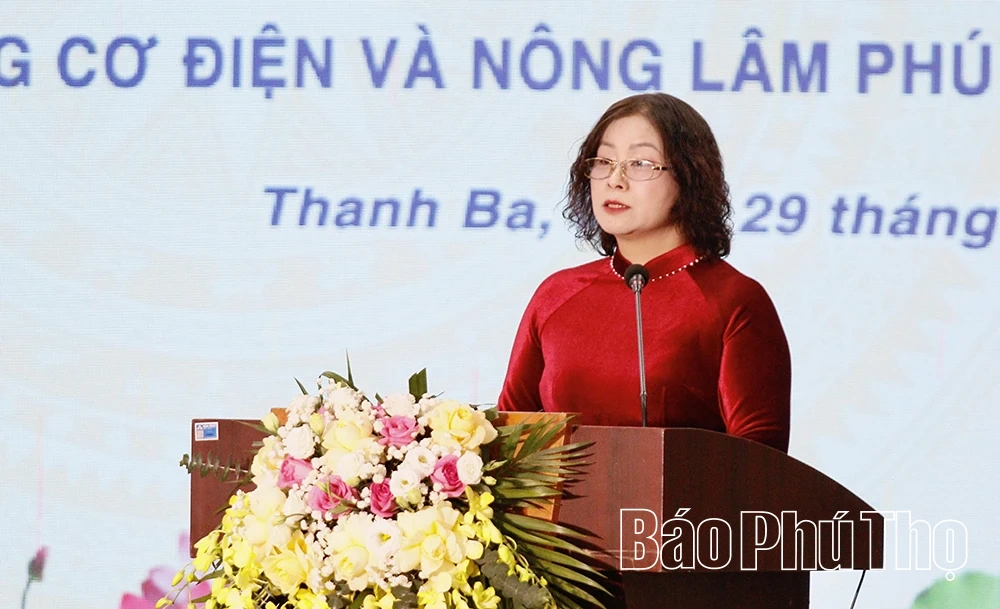 Lễ C&ocirc;ng bố quyết định về tổ chức c&aacute;n bộ Trường Cao đẳng Cơ điện v&agrave; N&ocirc;ng L&acirc;m Ph&uacute; Thọ