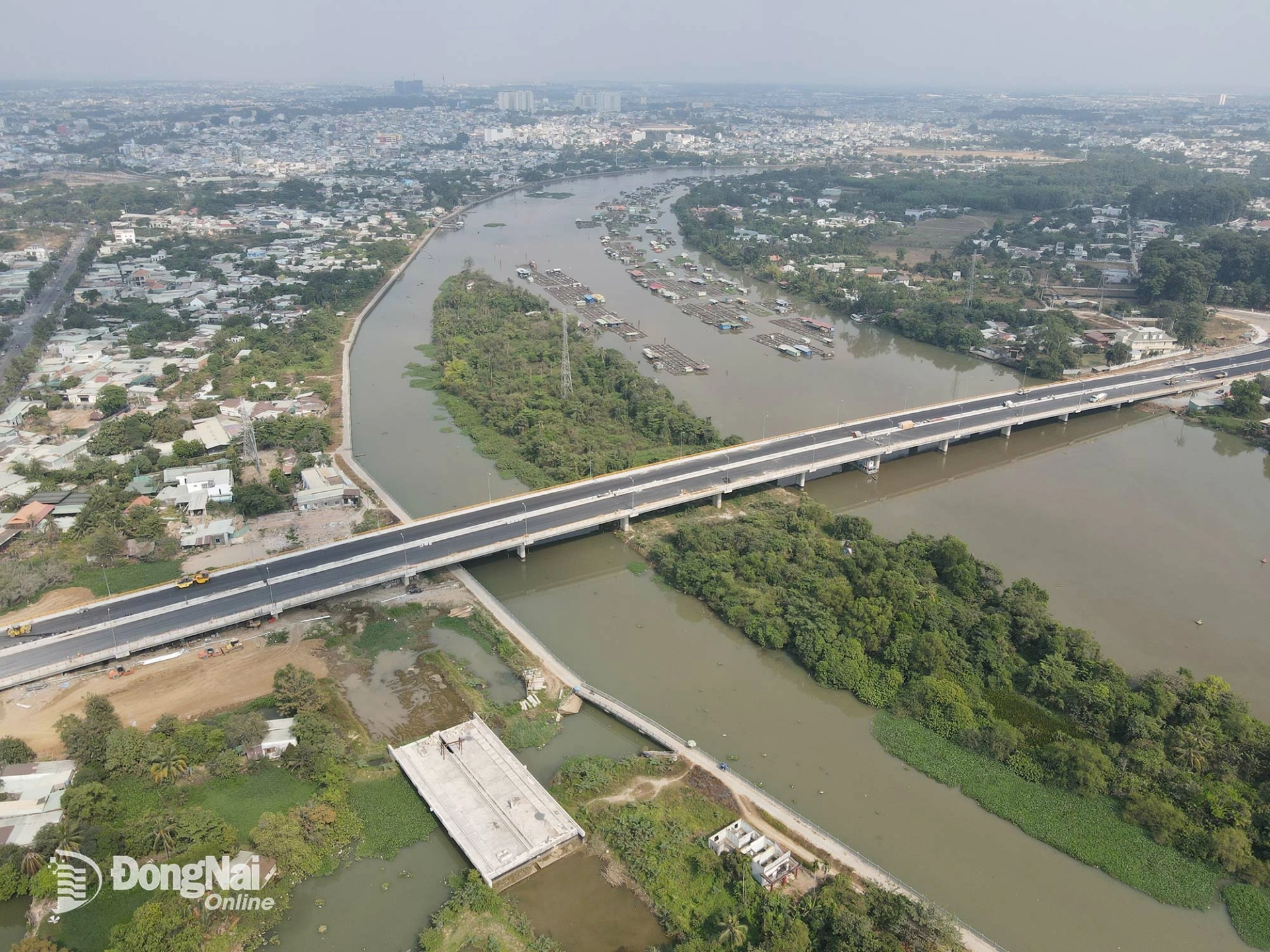 Cầu Thống Nhất hạng mục quan trọng của Dự án Đường trục trung tâm Biên Hòa đã được thông xe kỹ thuật vào đầu năm 2026.