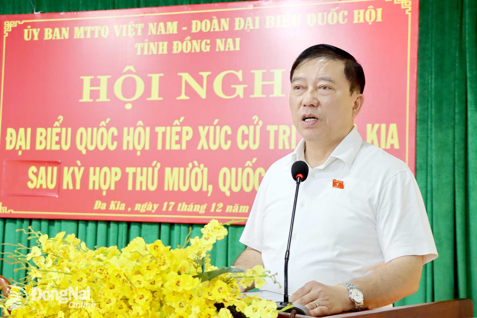 Đại biểu Quốc hội tỉnh Đồng Nai Nguyễn Tuấn Anh phát biểu tại buổi tiếp xúc. Ảnh: Thanh Mảng