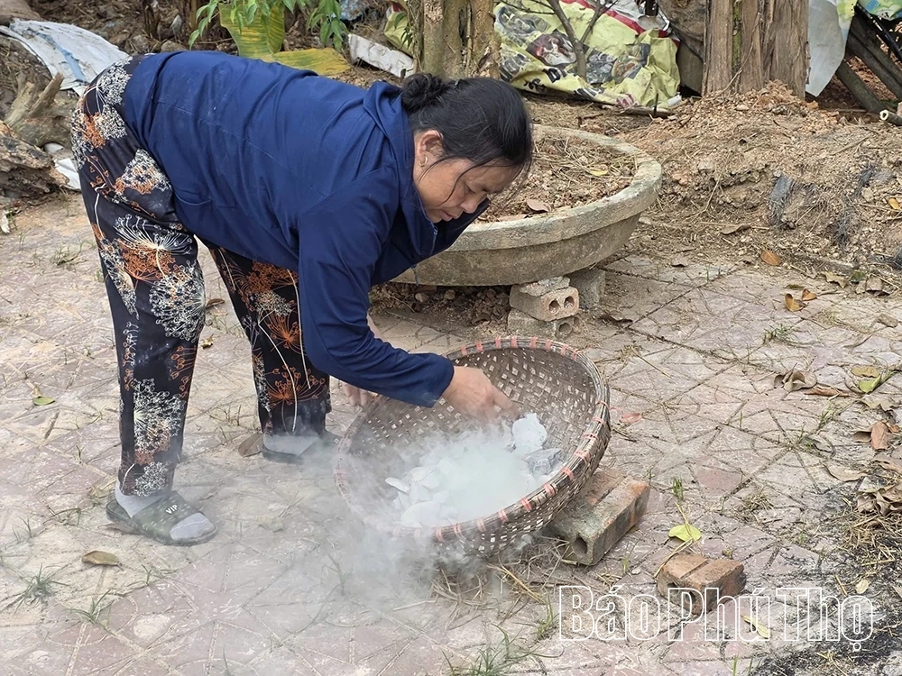 Chuyện về ngôi làng “ăn đất” độc nhất vô nhị ở Việt Nam