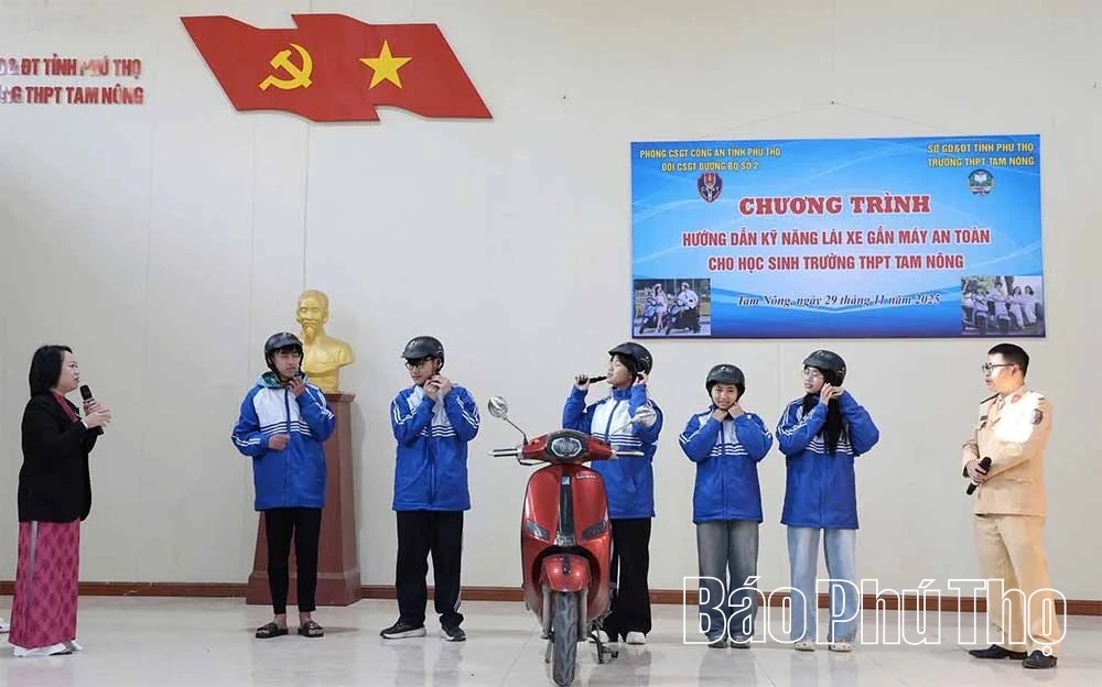 Hạt nh&acirc;n l&atilde;nh đạo đổi mới, n&acirc;ng cao chất lượng gi&aacute;o dục