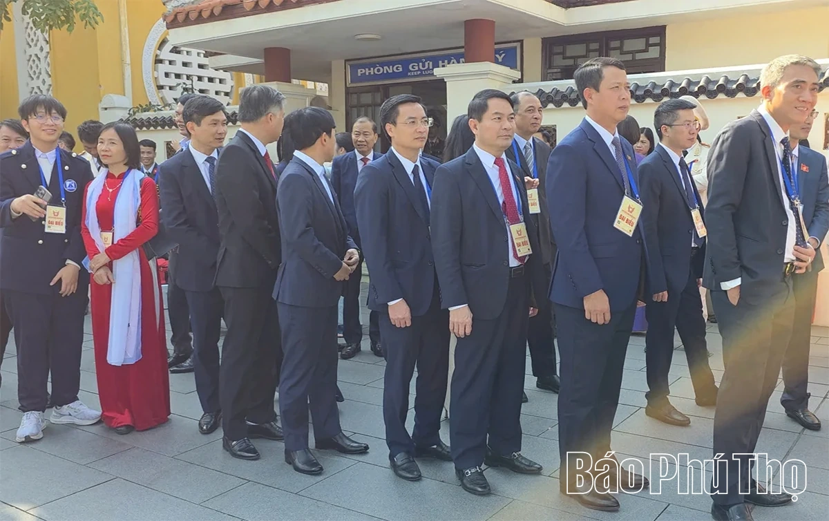 Rộn r&atilde; &ldquo;bản h&ograve;a ca&rdquo; thi đua y&ecirc;u nước