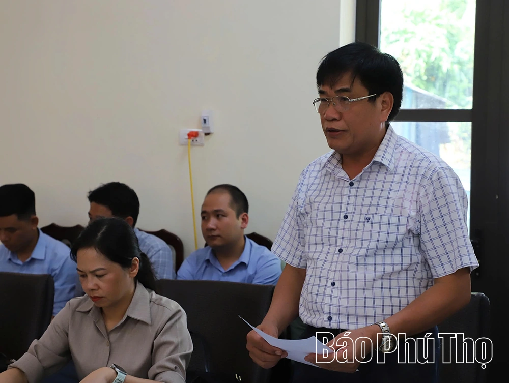 Phó Chủ tịch UBND tỉnh Đinh Công Sứ kiểm tra tiến độ các dự án vùng chuyển dân sông Đà