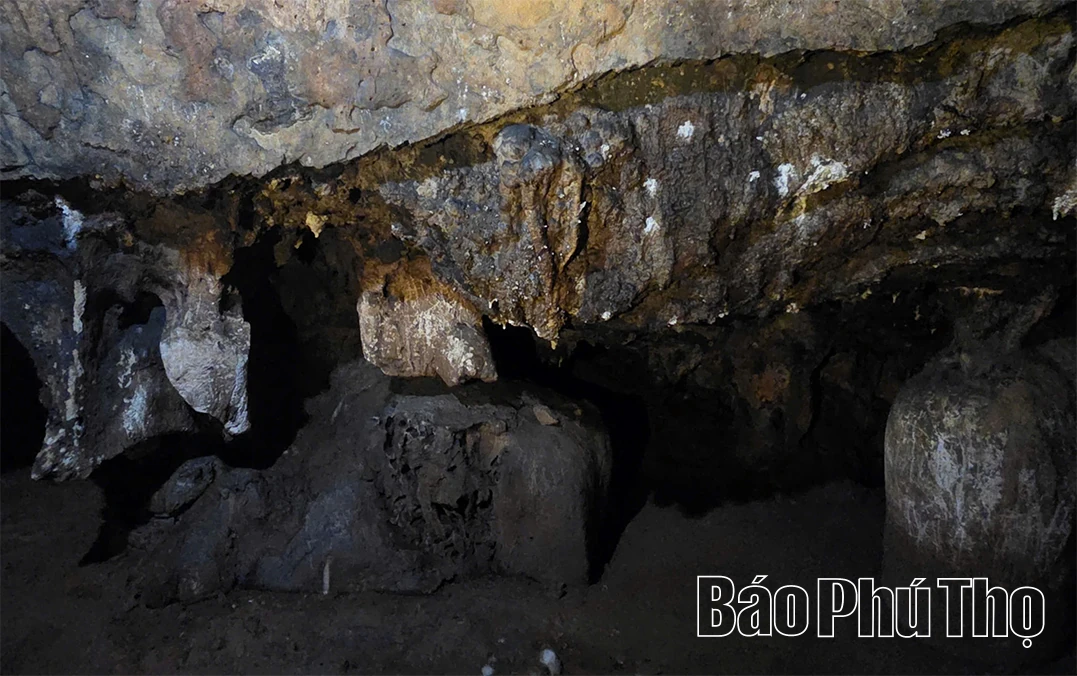 Động Tiên Phi: “Viên ngọc quý” ẩn mình trên đỉnh Thung Phi