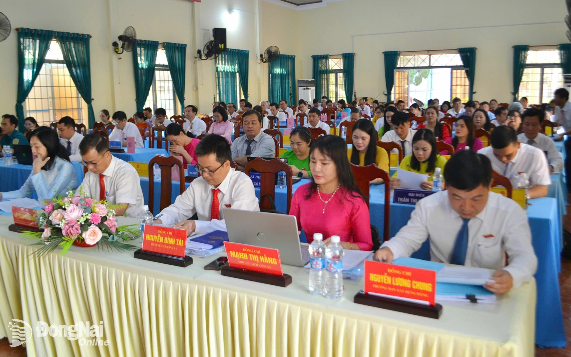 C&aacute;c đại biểu dự kỳ họp. Ảnh: Phan Tr&iacute;  