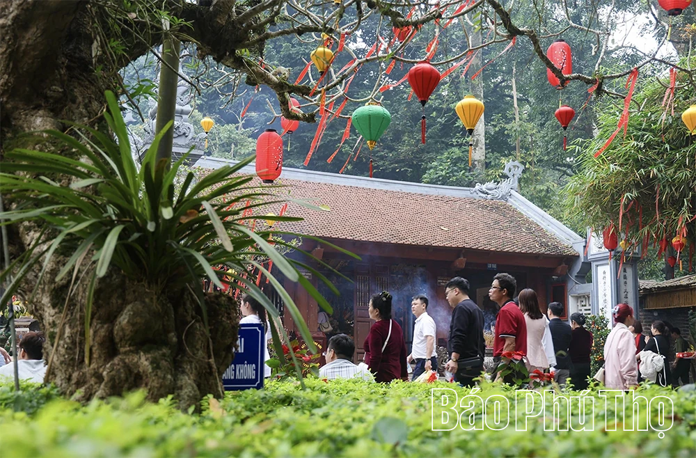 Đầu xuân, hành hương về nơi cội nguồn dân tộc