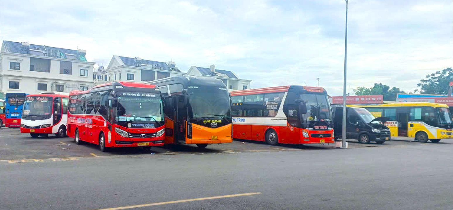 Nhiều nh&agrave; xe đăng k&yacute; hoạt động ổn định từ nhiều năm nay tại Bến xe Bi&ecirc;n H&ograve;a. Ảnh: An Nhơn