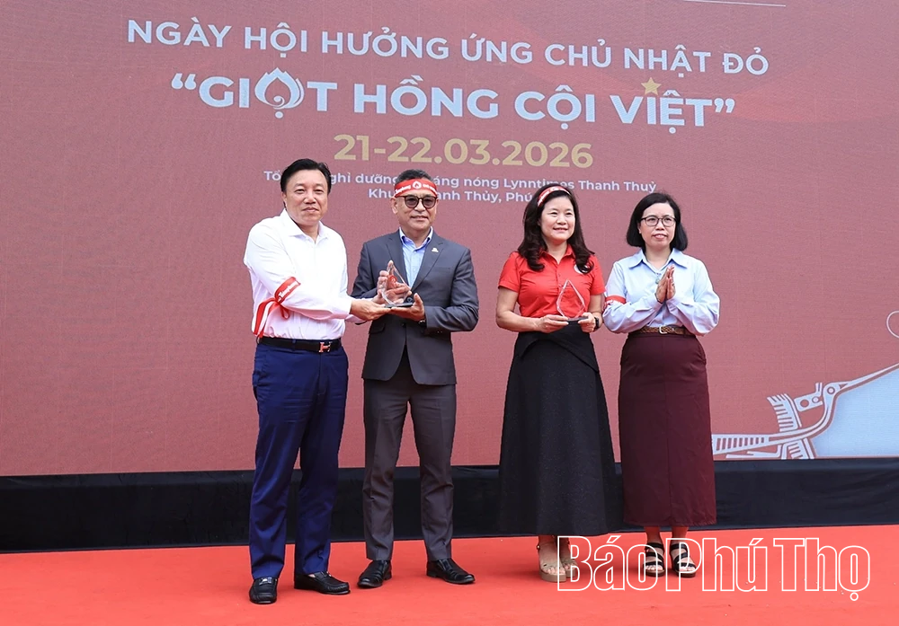 Ngày hội hiến máu “Giọt hồng Cội Việt” lần thứ III thu hút đông đảo người dân tham gia