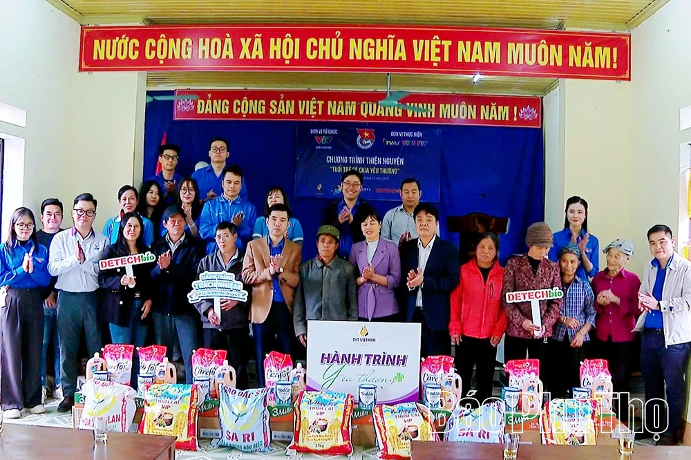 Chương trình “Tuổi trẻ sẻ chia yêu thương”