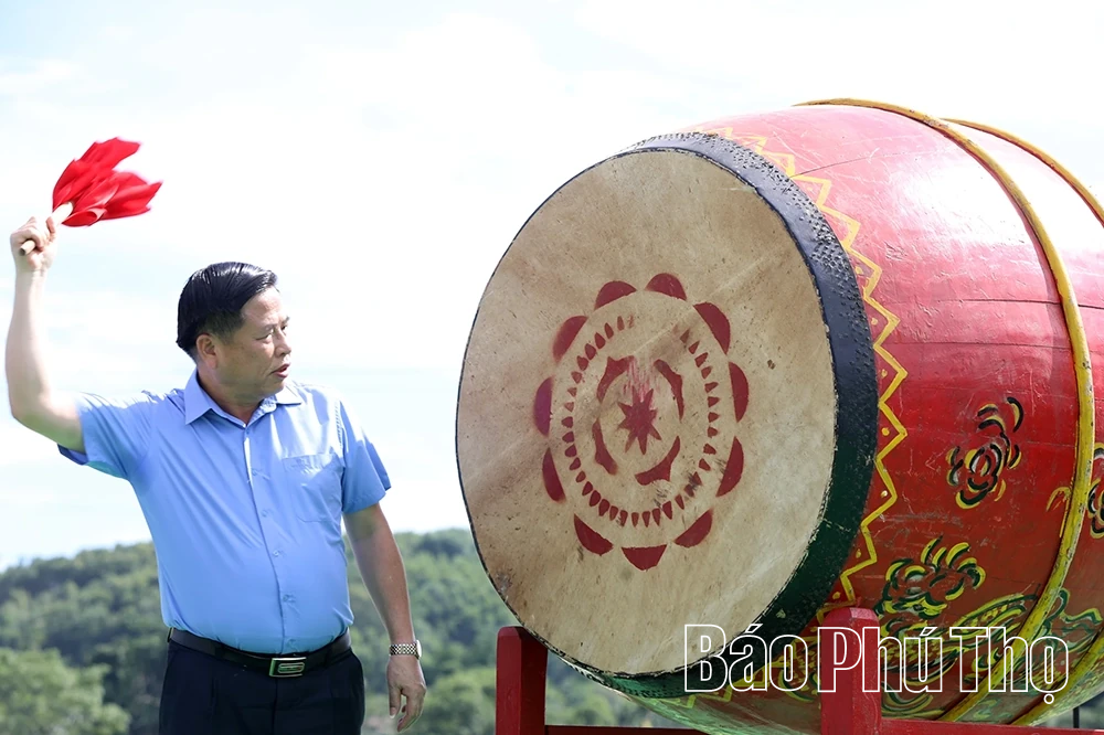 Lễ hội Đánh cá suối truyền thống độc đáo, thu hút đông đảo du khách